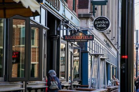 Cozysuites - 2Br With Direct Skybridge Access #1 Indianapolis Bagian luar foto